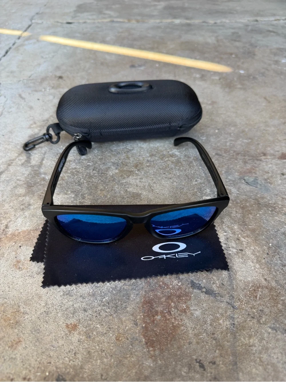 Oakley frogskin sunglasses